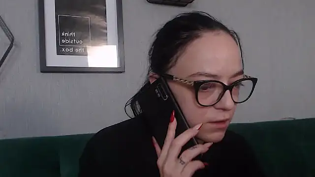 Snapshot of IzabelllNoir chatting on 02-14-25, 10:07 IzabelllNoir online show from 02-14-25, 10:07