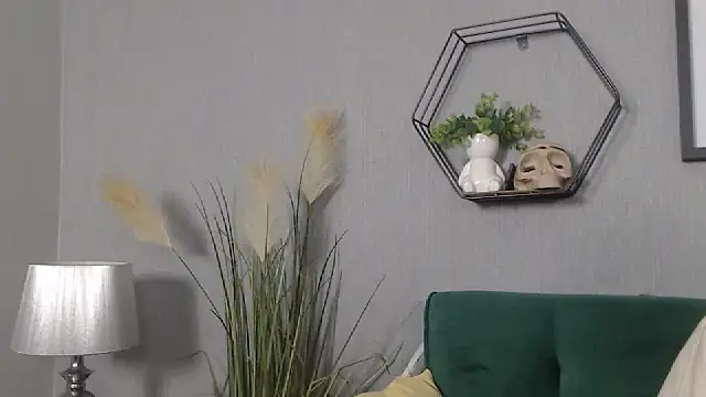 Snapshot of IzabelllNoir chatting on 02-17-25, 08:52 IzabelllNoir online show from 02-17-25, 08:52