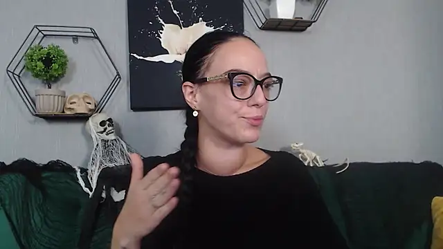 Snapshot of IzabelllNoir chatting on 10-16-25, 11:22 IzabelllNoir online show from 10-16-25, 11:22