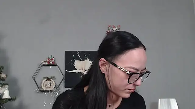 IzabelllNoir online show from 12-18-25, 11:05