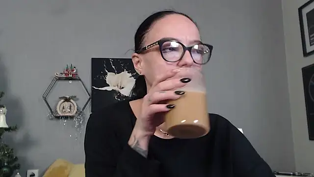 IzabelllNoir online show from 12-19-25, 06:42