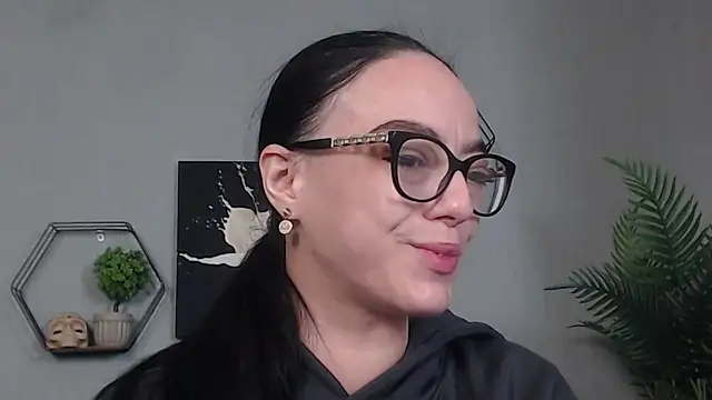 IzabelllNoir online show from 05-11-26, 07:36