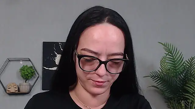 IzabelllNoir online show from 05-23-26, 04:50