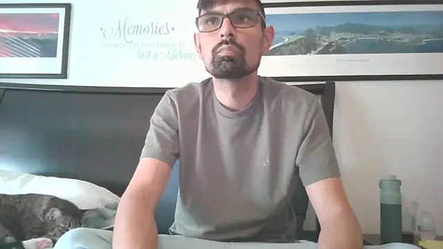 Snapshot of spence204011 chatting on 03-15-26, 06:36 spence204011 online show from 03-15-26, 06:36