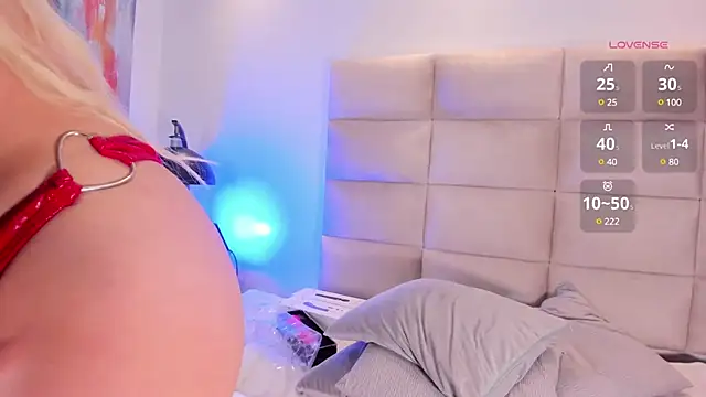 Snapshot of khloe__018 chatting on 01-17-25, 05:30 khloe 018 online show from 01-17-25, 05:30