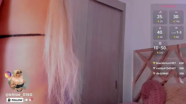 Snapshot of khloe__018 chatting on 10-18-25, 11:33 khloe 018 online show from 10-18-25, 11:33