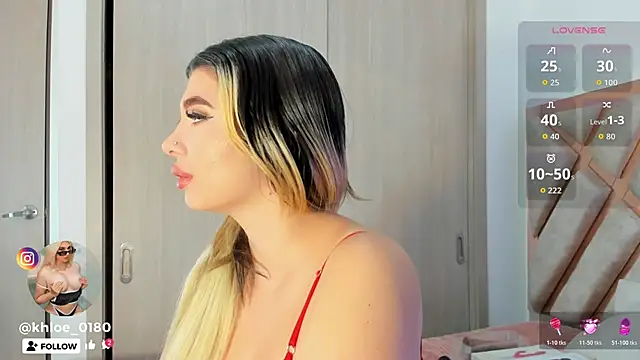 Snapshot of khloe__018 chatting on 11-21-25, 11:20 khloe 018 online show from 11-21-25, 11:20
