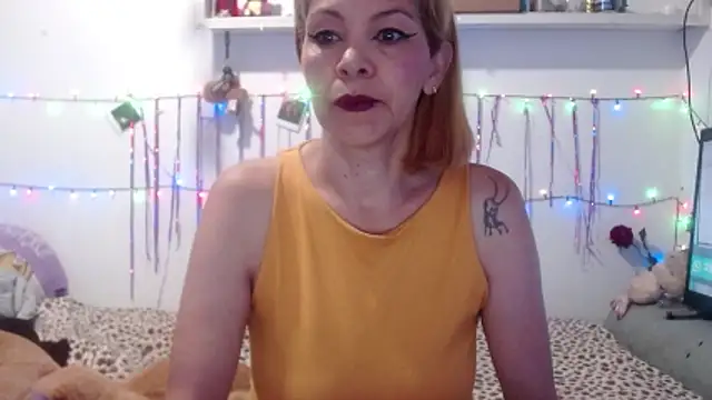 Snapshot of electra-mommy chatting on 05-22-26, 09:04 electra-mommy online show from 05-22-26, 09:04