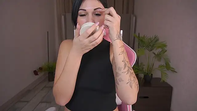 Snapshot of SonnyKage chatting on 01-22-25, 11:53 SonnyKage online show from 01-22-25, 11:53