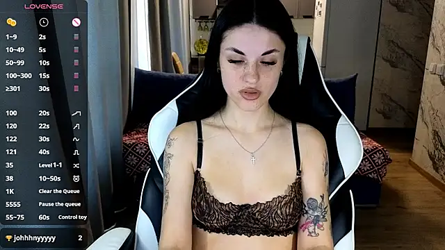 Mary   Moore online show from 10-31-25, 05:30