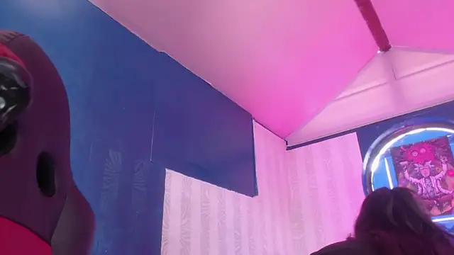 Snapshot of vitoria23_ chatting on 07-10-26, 02:08 vitoria23 online show from 07-10-26, 02:08