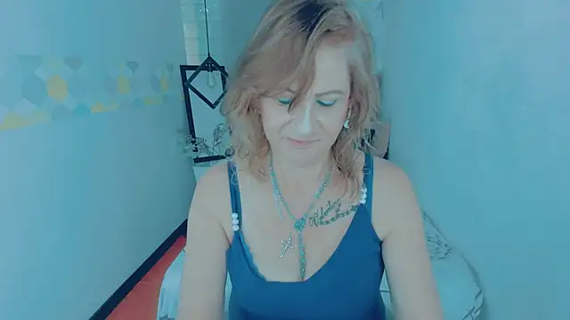 ScarletHoot  online show from 01-20-25, 12:07