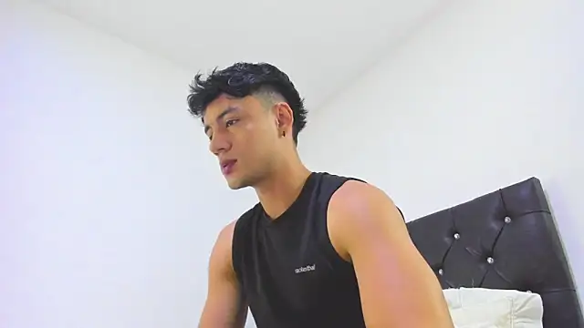 Sebastian-Dash online show from 02-21-25, 01:11