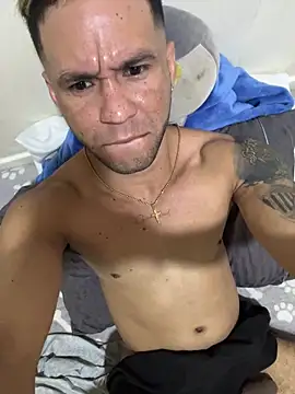 Snapshot of Rafa_garcia28 chatting on 02-27-26, 10:10 Rafa garcia28 online show from 02-27-26, 10:10