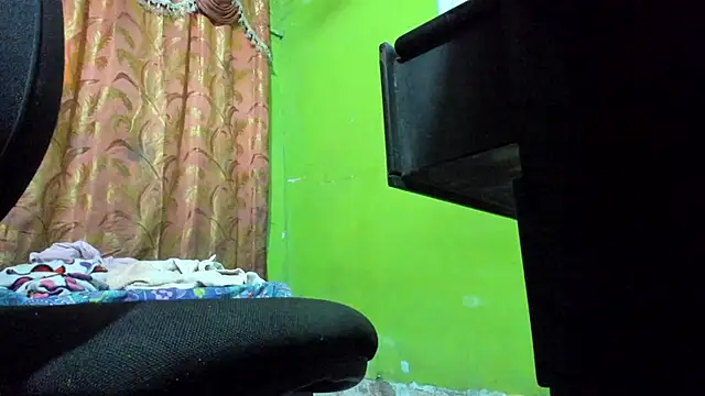 Brenda Smith69 online show from 10-13-25, 09:04