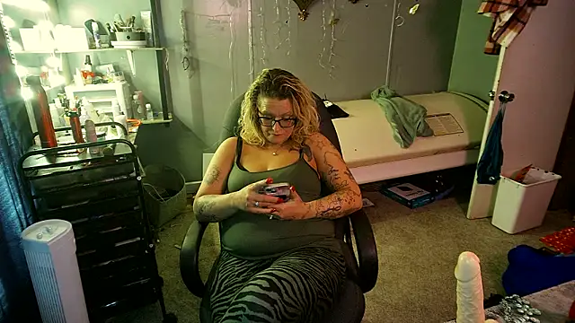 Lisalovely6981 online show from 02-21-25, 08:16