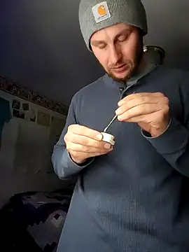 Snapshot of Seymour93 chatting on 12-28-24, 05:25 Seymour93 online show from 12-28-24, 05:25