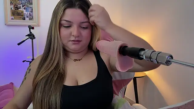 Snapshot of SweetPaige_ chatting on 03-06-26, 01:51 SweetPaige online show from 03-06-26, 01:51