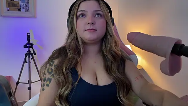 Snapshot of SweetPaige_ chatting on 03-10-26, 01:27 SweetPaige online show from 03-10-26, 01:27