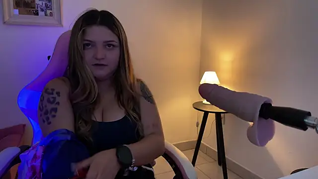 Snapshot of SweetPaige_ chatting on 03-22-26, 05:49 SweetPaige online show from 03-22-26, 05:49