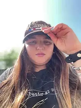 Snapshot of SweetPaige_ chatting on 03-27-26, 01:44 SweetPaige online show from 03-27-26, 01:44