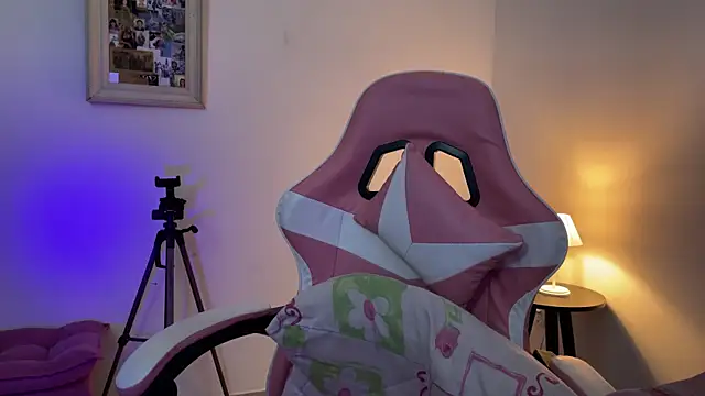 Snapshot of SweetPaige_ chatting on 04-03-26, 08:07 SweetPaige online show from 04-03-26, 08:07