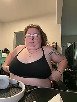 Snapshot of BBW2320 chatting on 06-14-26, 11:18 BBW2320 online show from 06-14-26, 11:18