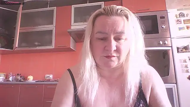 Snapshot of mira_robinsonnn chatting on 04-09-26, 05:18 mira robinsonnn online show from 04-09-26, 05:18