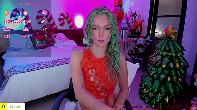 Snapshot of PrincessVS chatting on 12-16-24, 01:43 PrincessVS online show from 12-16-24, 01:43