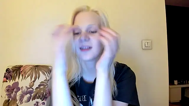 sashakiss99 online show from 12-17-25, 03:18