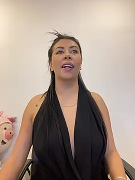 Snapshot of Alanna_atm_ chatting on 07-18-26, 12:31 Alanna atm online show from 07-18-26, 12:31