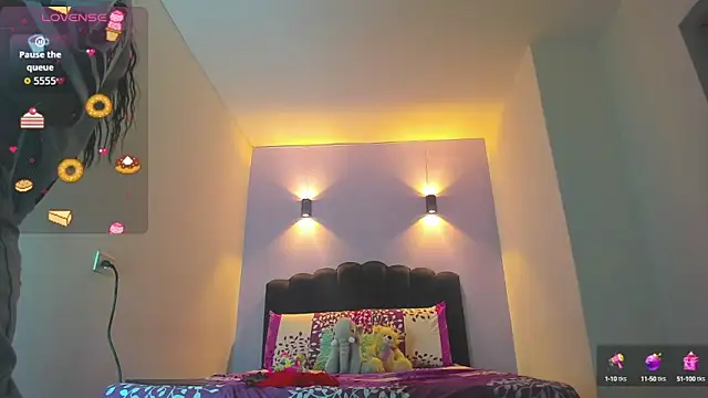 Sofia Clauss  online show from 09-17-25, 04:14