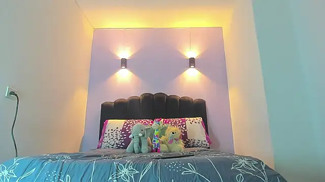 Sofia Clauss  online show from 09-26-25, 04:49