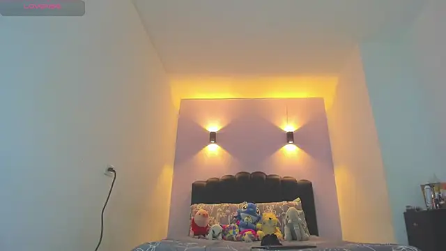 Sofia Clauss  online show from 05-20-26, 04:07