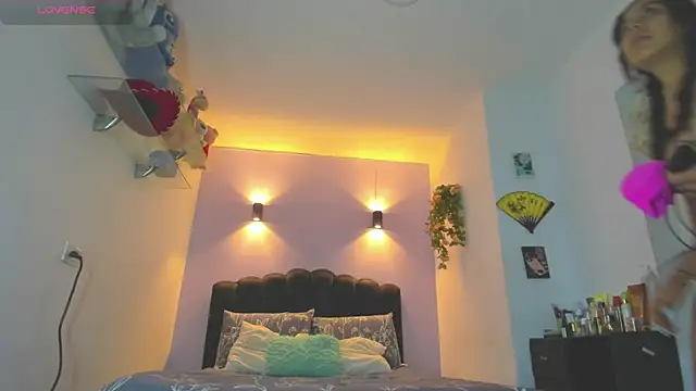 Snapshot of Sofia_Clauss_ chatting on 06-16-26, 06:38 Sofia Clauss online show from 06-16-26, 06:38