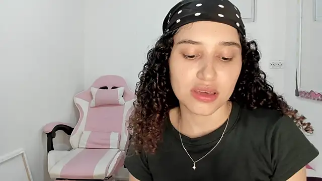 Snapshot of gabriela_duarte1 chatting on 04-26-26, 03:26 gabriela duarte1 online show from 04-26-26, 03:26