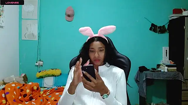 Snapshot of sensitive_brunette chatting on 02-23-26, 04:10 sensitive brunette online show from 02-23-26, 04:10