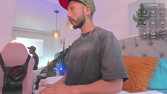 Tom cooper  online show from 12-18-25, 01:06