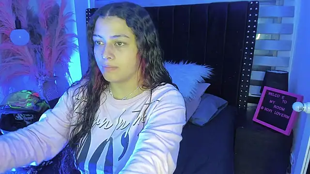 Snapshot of Sofiia-Rubb chatting on 01-21-25, 03:59 Sofiia-Rubb online show from 01-21-25, 03:59