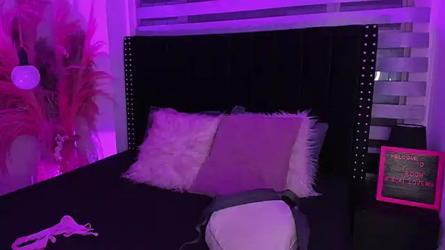 Snapshot of Sofiia-Rubb chatting on 01-31-25, 04:25 Sofiia-Rubb online show from 01-31-25, 04:25