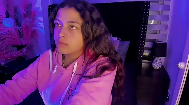 Snapshot of Sofiia-Rubb chatting on 02-04-25, 03:44 Sofiia-Rubb online show from 02-04-25, 03:44