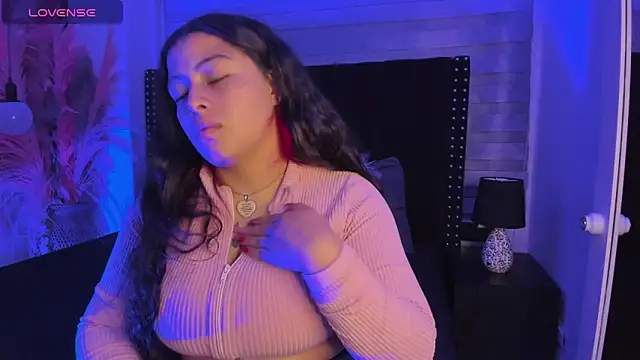 Snapshot of Sofiia-Rubb chatting on 02-10-25, 04:30 Sofiia-Rubb online show from 02-10-25, 04:30