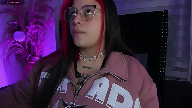 Snapshot of Sofiia-Rubb chatting on 10-05-25, 04:55 Sofiia-Rubb online show from 10-05-25, 04:55