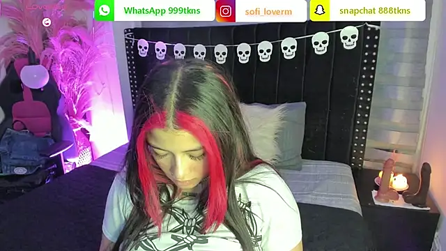 Snapshot of Sofiia-Rubb chatting on 10-17-25, 03:53 Sofiia-Rubb online show from 10-17-25, 03:53