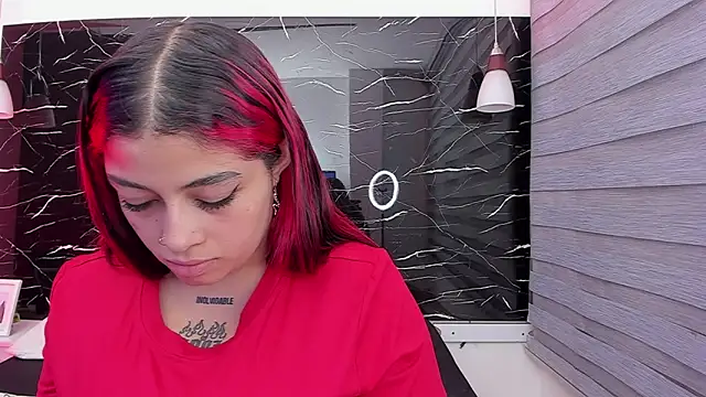 Snapshot of Sofiia-Rubb chatting on 06-27-26, 04:17 Sofiia-Rubb online show from 06-27-26, 04:17