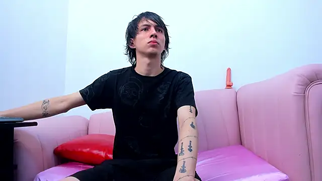 Snapshot of JeanRam18 chatting on 12-02-25, 11:37 JeanRam18 online show from 12-02-25, 11:37