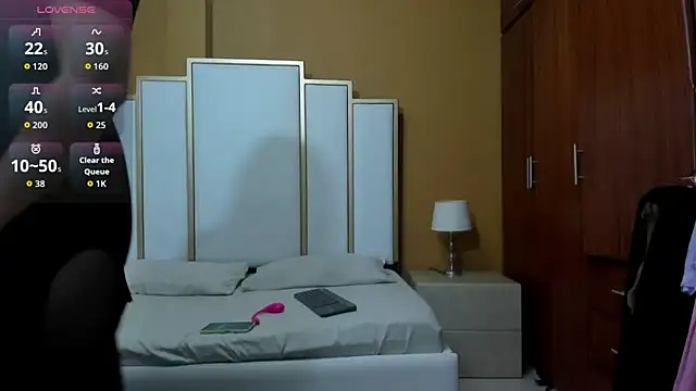 FOXYRIVER  online show from 12-05-25, 12:03