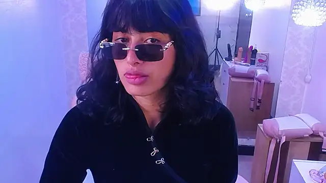 Snapshot of candy_lux_ chatting on 01-11-25, 05:07 candy lux online show from 01-11-25, 05:07