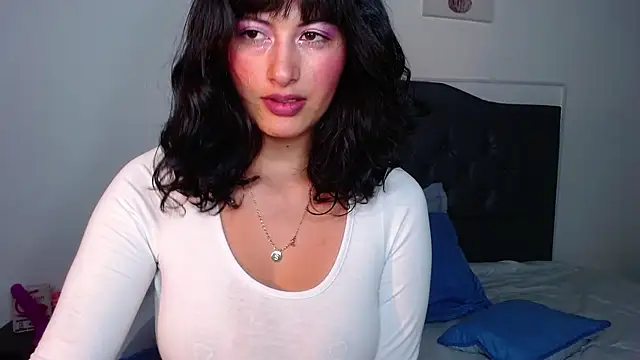 Snapshot of candy_lux_ chatting on 02-25-25, 03:49 candy lux online show from 02-25-25, 03:49