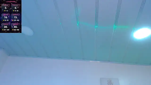 Snapshot of candy_lux_ chatting on 04-16-26, 01:56 candy lux online show from 04-16-26, 01:56